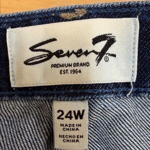 NWT Size 24W Seven7 Loose Straight Jean
